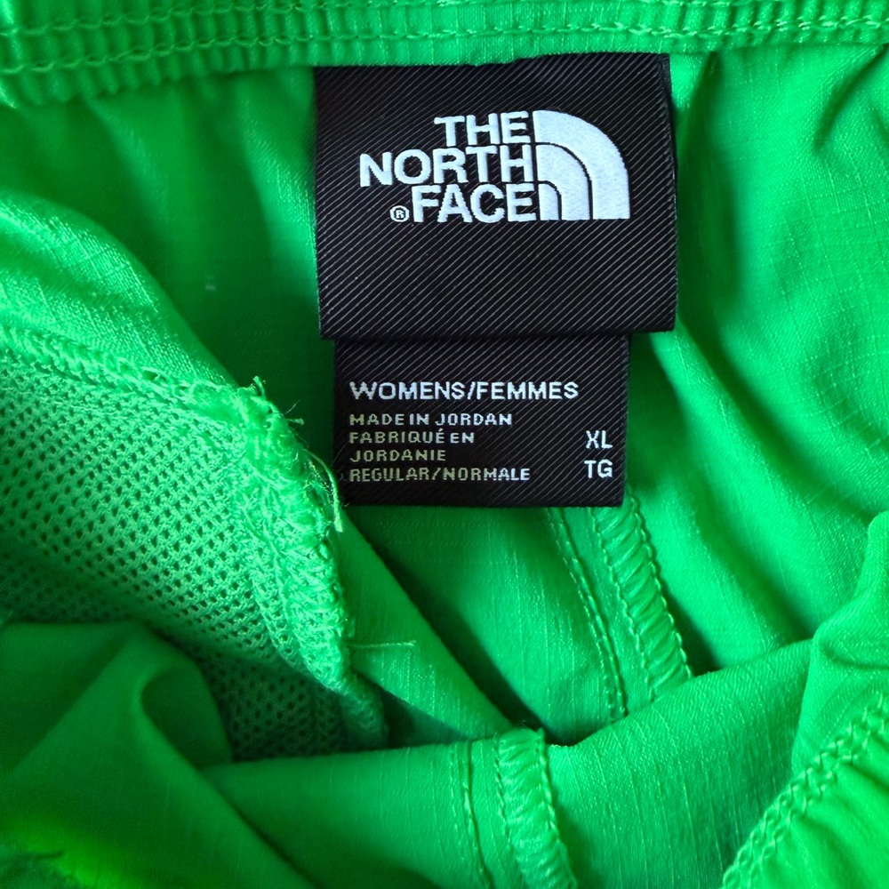 The North Face Women's XL Class V
Pathfinder Belted Shorts - Picture 5 of 5